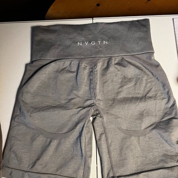 NVGTN Mid-Rise Contour Seamless SHORTS (2 pr) - Picture 4 of 4